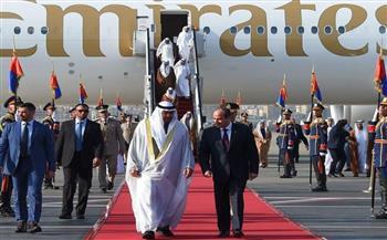 الرئيس السيسي يلتقي بنظيره الإماراتي ويؤكد متانة العلاقات المشتركة بين البلدين
