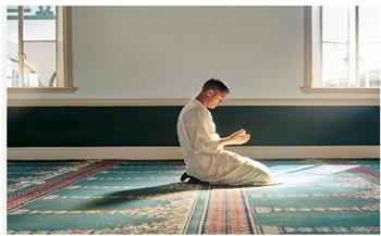 أستاذ فقه بجامعة الأزهر الشريف يحذر من خطورة الاستعلاء بالعبادة والطاعة