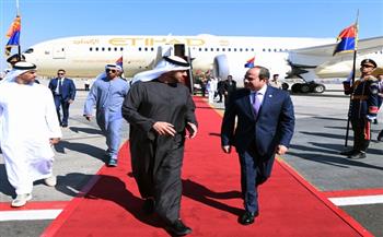 في زيارة أخوية.. الرئيس السيسي يستقبل الشيخ محمد بن زايد بمطار القاهرة 