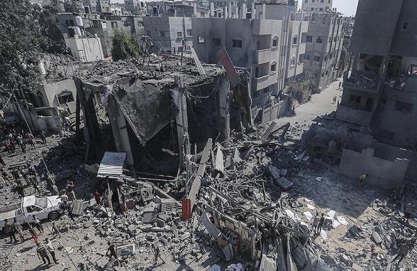 إعلام فلسطيني: طائرات الاحتلال المسيرة تحرق خيام النازحين شمالي مدينة غزة