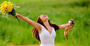 عادات يومية يمارسها الأشخاص الذين يعيشون حياة سعيدة.. تعرفي عليها 