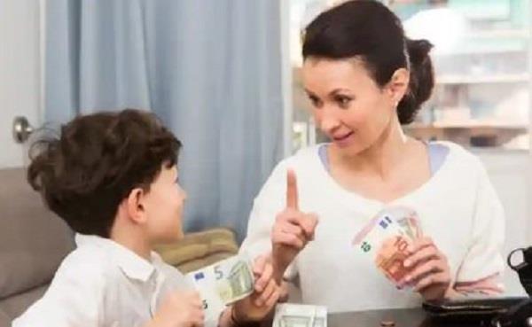 العودة للدراسة.. كيف تحددين مصروف ابنك اليومي حسب مرحلته التعليمية؟