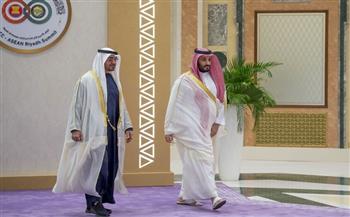 رئيس الإمارات وولي العهد السعودي يؤكدان أهمية إيجاد مسار واضح للسلام على أساس "حل الدولتين"