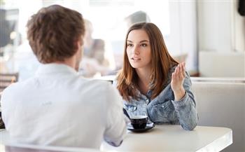 ليصل صوتك لمن حولك.. إليك عادات يتقنها من يختارون كلامهم بعناية