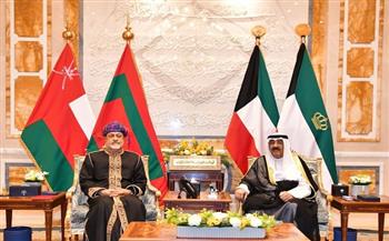 أمير الكويت وسلطان عمان يبحثان هاتفيًا العلاقات بين البلدين والمستجدات الإقليمية والدولية