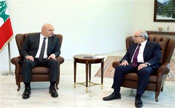 رئيس لبنان يبحث مع رئيس الوزراء الأوضاع العامة في البلاد