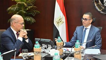 وزير الاستثمار يستعرض سبل رفع القدرة التنافسية للصادرات المصرية عالميًا