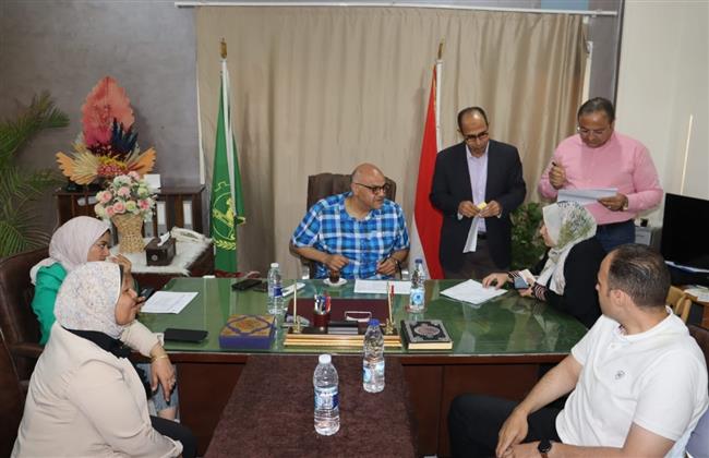 محافظ القليوبية يعقد اللقاء الأسبوعي للمواطنين بكفر شكر لحل مشاكلهم