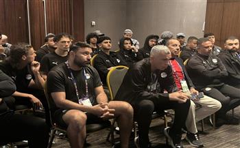 سفير مصر يحفز لاعبي المنتخب الوطنى للشياب قبل مواجهة نيوزيلندا بكأس العالم 