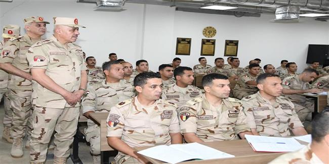 رئيس أركان حرب القوات المسلحة يتفقد المنظومة التعليمية بالمعاهد العسكرية التخصصية