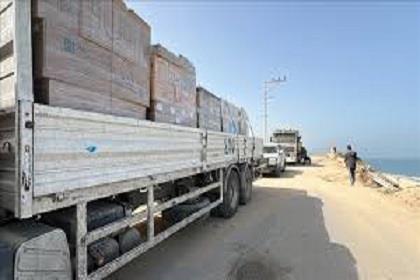 استمرار دخول المساعدات الإنسانية لغزة وسط عراقيل إسرائيلية