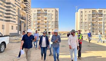 وزير الإسكان يشدد على تذليل العقبات والالتزام بالمواعيد في مشروعات السويس الجديدة