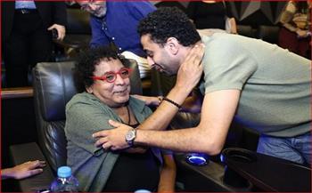 الكاتب هيثم دبور: محمد منير جزء من حياتي وأغانيه شكلت وحيًا لـ"ضي"  