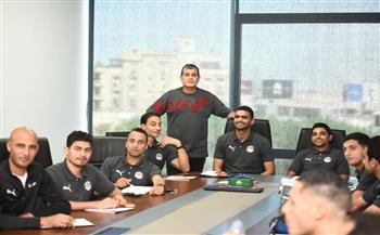 أوسكار يراجع حالات الـ VAR بمواجهات الدوري الممتاز مع الحكام
