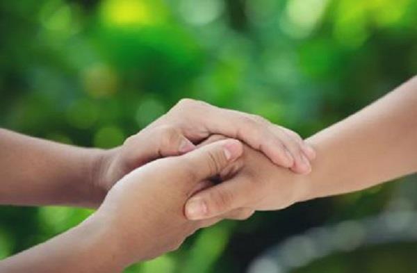 اليوم العالمي للعمل الخيري.. أفكار مبتكرة لمساعدة الآخرين بأقل التكاليف