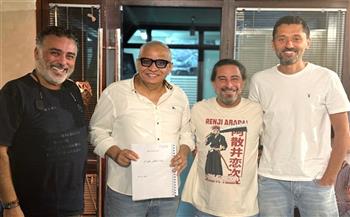 كريم محمود عبد العزيز يتعاقد على فيلم "احنا والقمر جيران" 