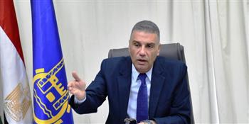 محافظ أسوان يشدد على تكثيف الحملات التموينية وضبط الأسواق وتوفير السلع للمواطنين