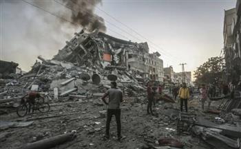 برج مشتهى يتحول لركام.. قصف إسرائيلي يزرع الرعب بين آلاف النازحين غرب غزة