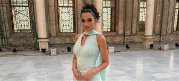 ملك زاهر في إطلالة رومانسية 