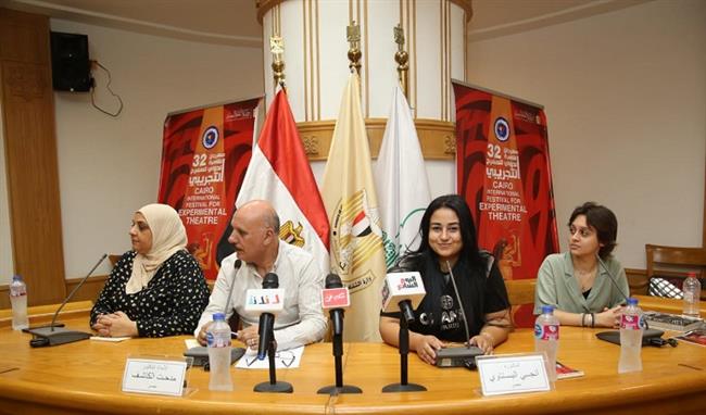 مهرجان المسرح التجريبي يكرم اسم هناء عبد الفتاح بمشاركة زملائه وتلاميذه 