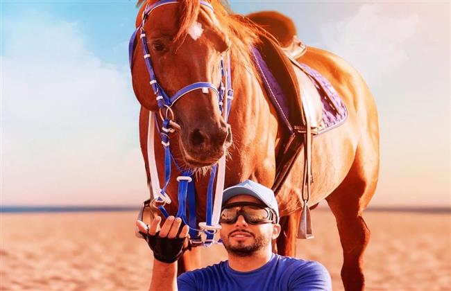 عصام السقا يشارك جمهوره جلسة تصوير مع حصانه.. ويخطف الأنظار في "المشروع X"