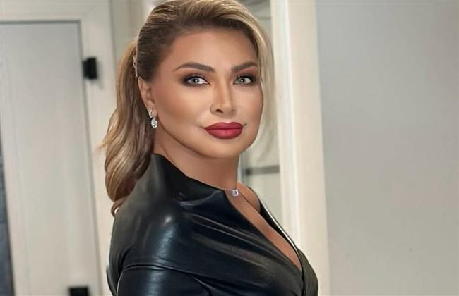 نوال الزغبي تحيي حفلًا  بجمبسوت من تصميم ابنتها