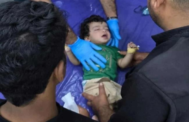 رضيع يبتلع خنفساء بالخطأ.. صدمة في العراق