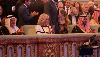 فيديو.. الأمير تركي الفيصل يشعل مواقع التواصل بتفاعل مبهج مع أغنية سعودية