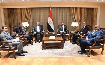 وزير الشباب والرياضة يلتقي نظيره الفلسطيني لمناقشة بعض الملفات