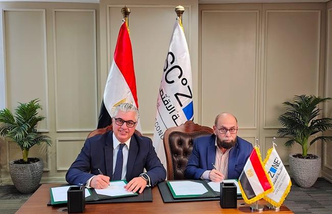 رئيس اقتصادية قناة السويس يوقع عقد مشروع شركة “إنترلووب جروب” الباكستانية لصناعة الملابس الجاهزة بالقنطرة