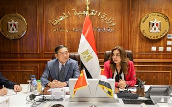 وزيرة التنمية المحلية تبحث مع نائب وزير وزارة إدارة الطوارئ بالصين مجالات التعاون المشترك 