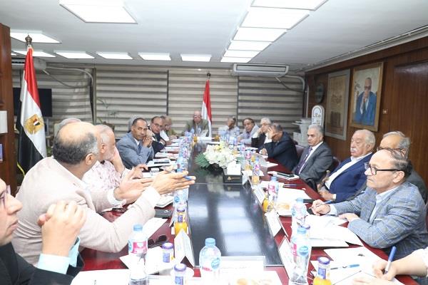 في أول اجتماعاتها.. اللجنة الاستشارية العليا تبدأ استعدادات معرض القاهرة الدولي للكتاب 2026