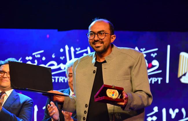 القاهرة للمسرح التجريبي32| جائزة لجنة التحكيم الخاصة لـ«الجريمة والعقاب» للمخرج المصري عماد علواني