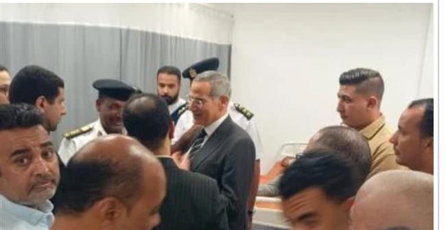 مدير أمن الأقصر يطمئن على المصابين في حادث اتوبيس الصحراوي بالمجمع الطبي