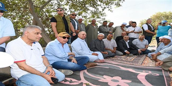 وزير الري يهنئ جموع الفلاحين بعيدهم