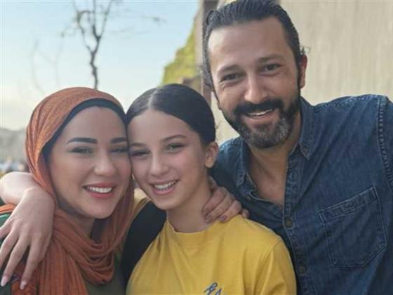 مع شريف منير ولارا.. أسما توثق لحظة عائلية خاصة بعد الحجاب 