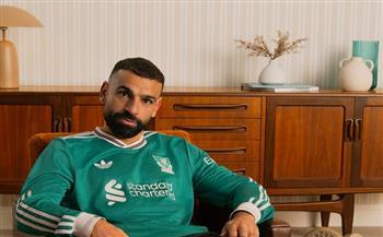 ليفربول يعلن عن التصميم الجديد للزي البديل في الموسم الكروي 2025-2026