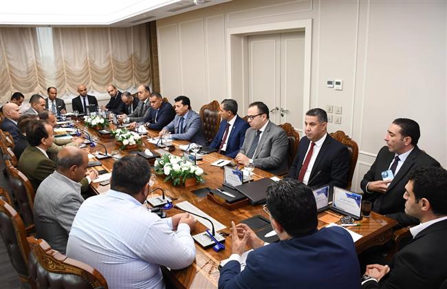وزير الرياضة: استمرار الاجتماعات مع مسؤلي الأندية الخاصة والشركات لضمان توفيق الأوضاع 