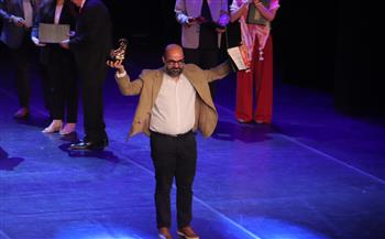 مهرجان القاهرة للمسرح التجريبي 32| أفضل ممثل مناصفة بين العراقي علاء قحطان والبحريني محمد عبدالله