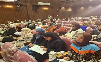 "إتيكيت بيئة العمل".. لقاء تثقيفي في ملتقى فتيات "أهل مصر" بالأقصر 