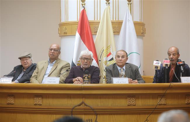 مهرجان المسرح العربي الـ 16|  يواصل مؤتمراته ويكرم أربعة من نقاد وأساتذة المسرح