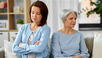 7 سلوكيات تؤثر سلبا على علاقتك بأبنائك البالغين.. احذريها