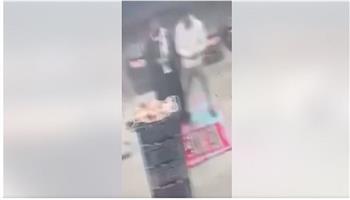 حسن الخاتمة.. وفاة شاب ساجدًا أثناء إمامته لوالده في الصلاة (فيديو)