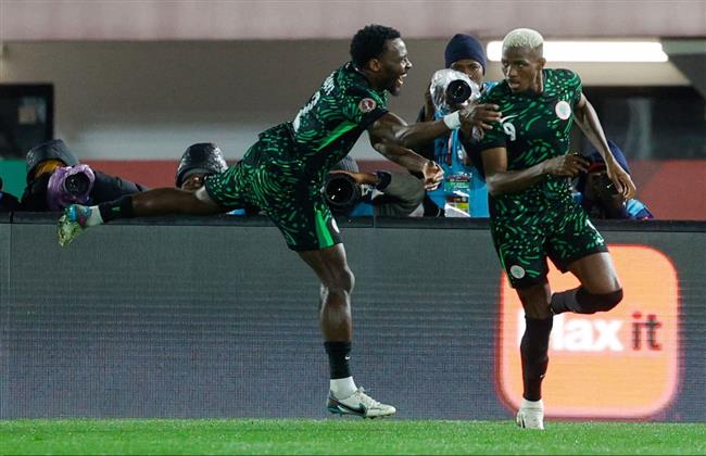 كأس أمم أفريقيا.. أوسيمين ولوكمان يقودان نيجيريا أمام الجزائر  