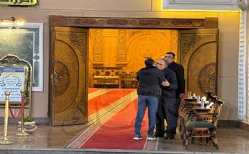 بدء عزاء والدة المخرج حسني صالح من مسجد الشرطه بالشيخ زايد