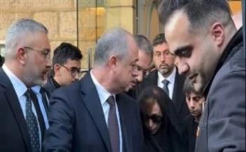 فيروز تغادر الكنيسة بعد انتهاء قداس وجنازة هلي الرحباني