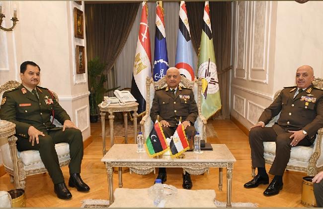 وزير الدفاع ورئيس أركان القوات المسلحة يلتقيان نائب القائد العام للجيش الوطني الليبي