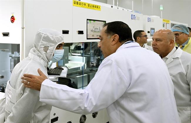 رئيس الوزراء يفتتح مجمع مصانع "إيليت سولار" لتكنولوجيا الطاقة الشمسية بالسخنة 