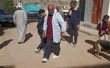 طب بيطري سوهاج تواجه السعار بحملة تحصين شاملة لكلاب الشوارع 