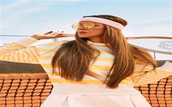 ريم مصطفى بإطلالة رياضية في ملعب التنس تجمع الأناقة والحيوية قبل عرض فن الحرب